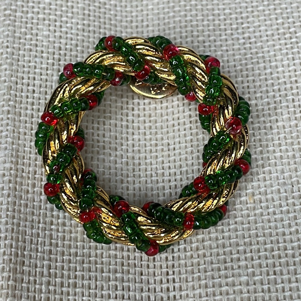 Vintage Christmas Wreath pin